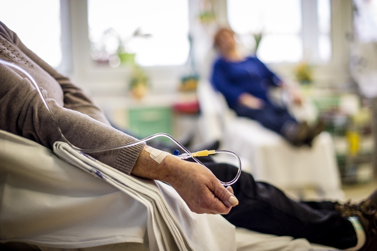Fatores Associados Ã  Doença Axilar Adicional em Pacientes com Linfonodos Sentinela Positivos APós Quimioterapia Neoadjuvante para Câncer de Mama